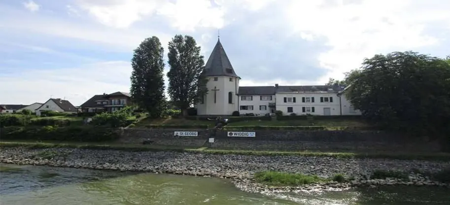 Blick über den Rhein auf Widdig